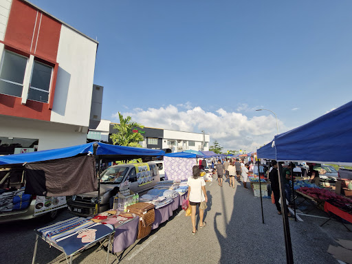 Pasar Pagi Pekan Nanas