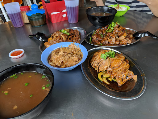 八哩半卤鸭 • Baliban Braised Duck 八哩半卤鸭 • Baliban Braised Duck