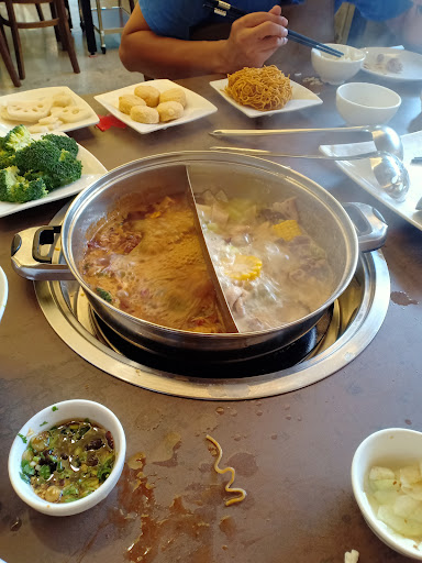 Jiuding Pork Belly Chicken Hot Pot Jiuding Pork Belly Chicken Hot Pot
