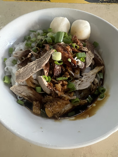 驰名鸭肉粿条汤