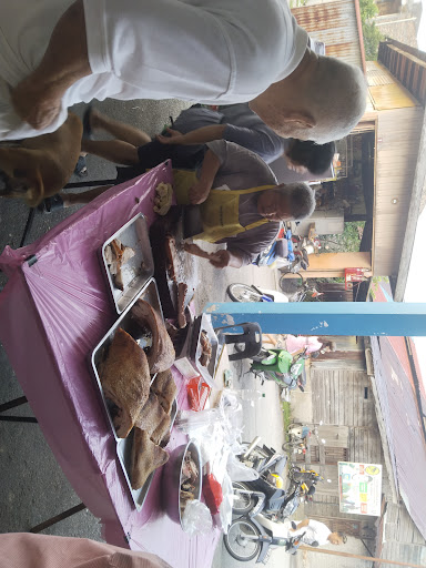 Yee Ming Roasted Pork Stall (Siew Yok) Yee Ming Roasted Pork Stall (Siew Yok)